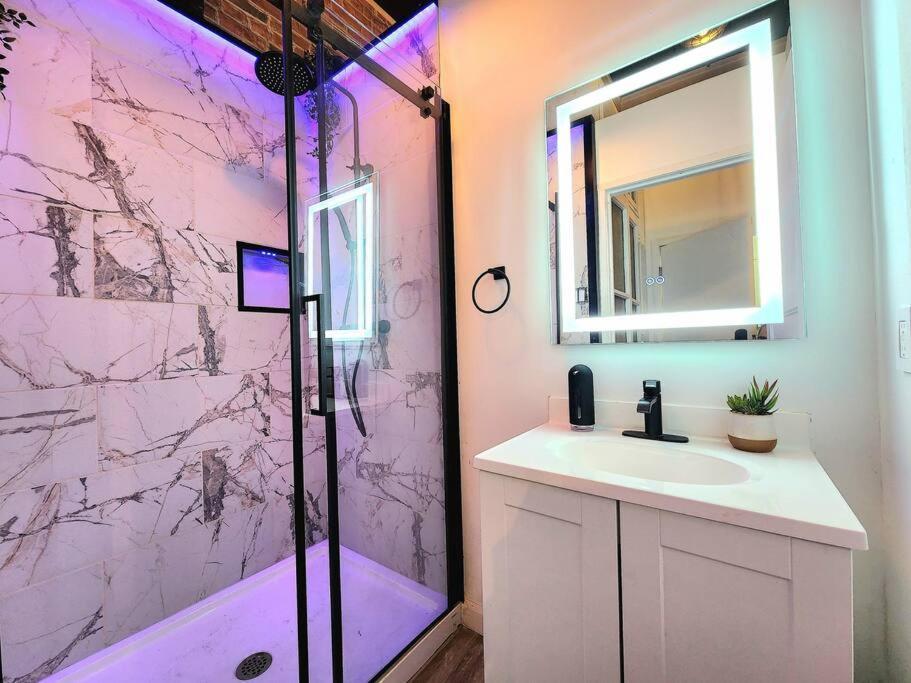 Loft Style Industriel-Centre-Ville+Parking Gratuit Quebec City Ruang foto